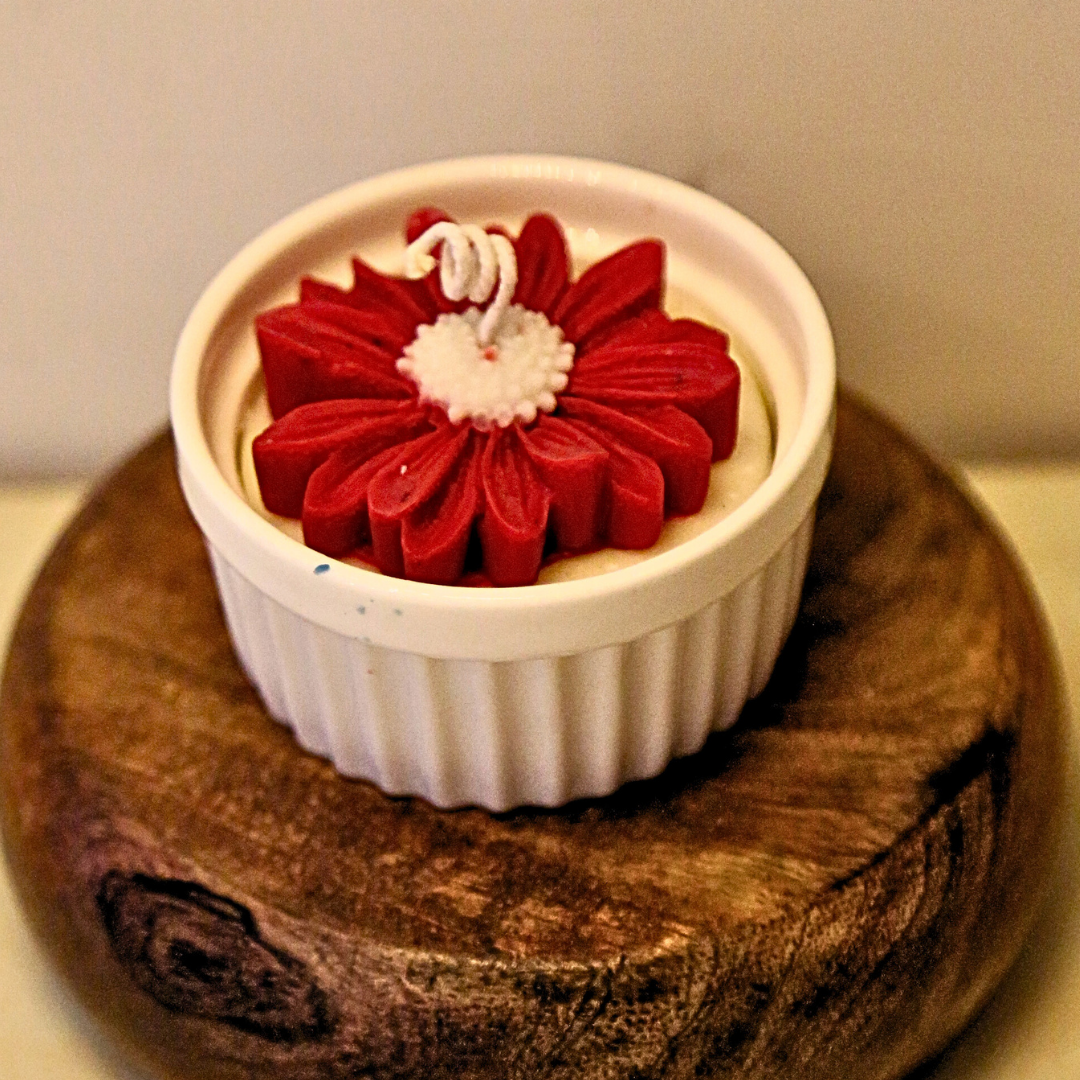 πΉ Rosy Blossom Daisy Candle - Image 2