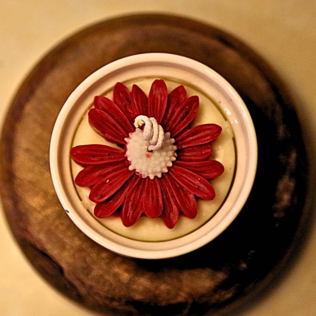 πΉ Rosy Blossom Daisy Candle